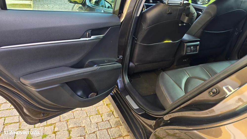 Toyota Camry 2.5 Hybrid Exclusive - 10