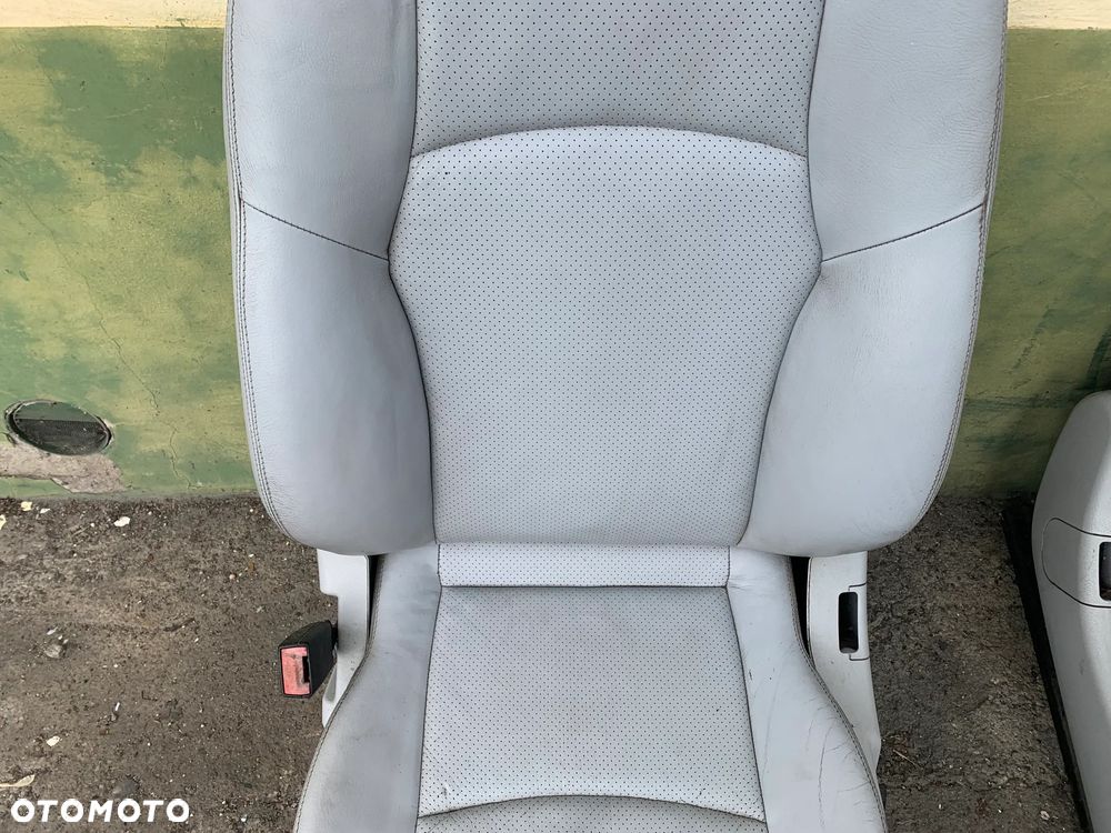 Mercedes C W203 sedan komplet foteli fotele kanapa szara skóra - 6