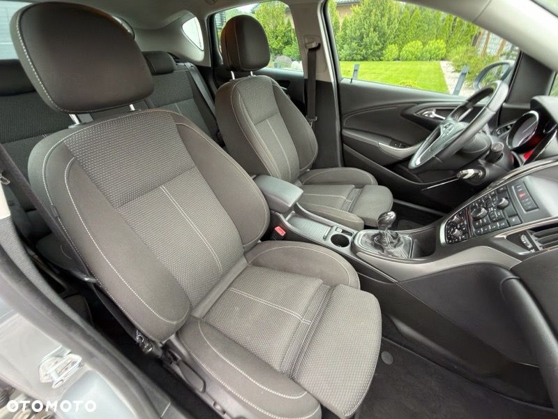 Opel Astra 1.4 Turbo Innovation - 24
