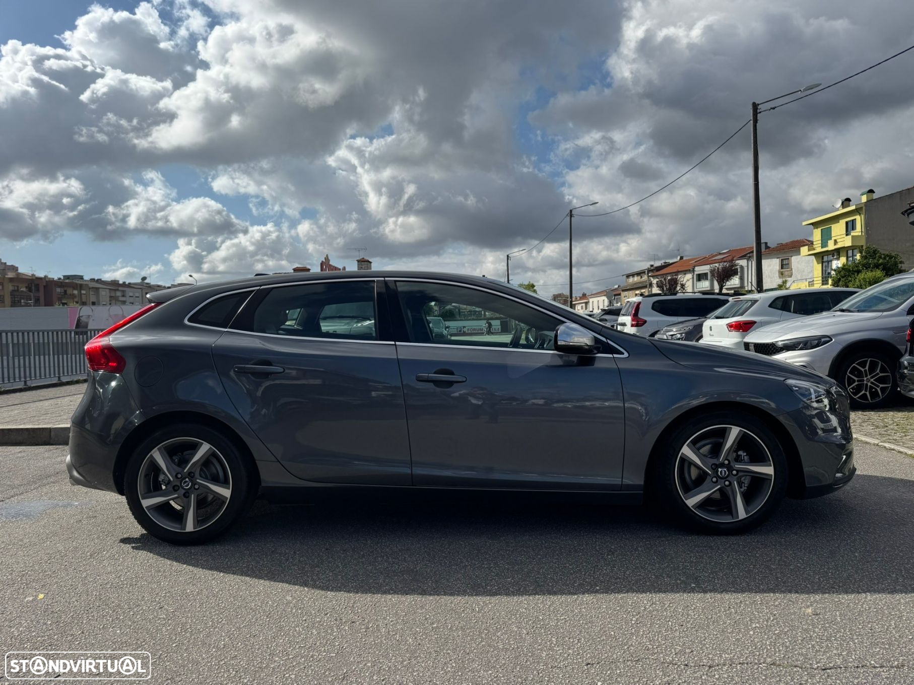 Volvo V40 1.6 D2 R-Design - 5