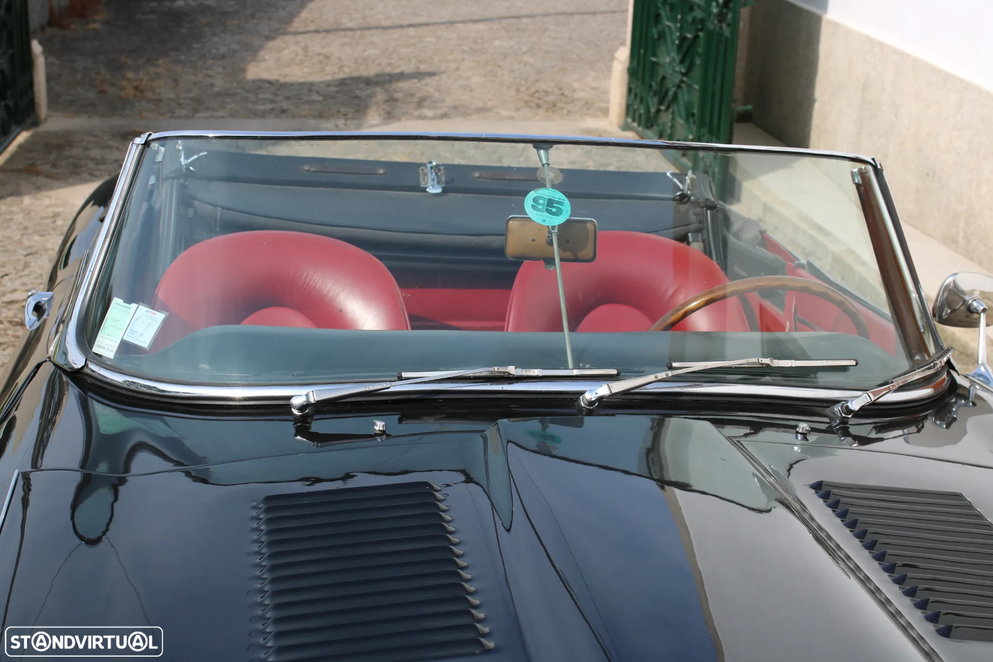 Jaguar E-Type - 13
