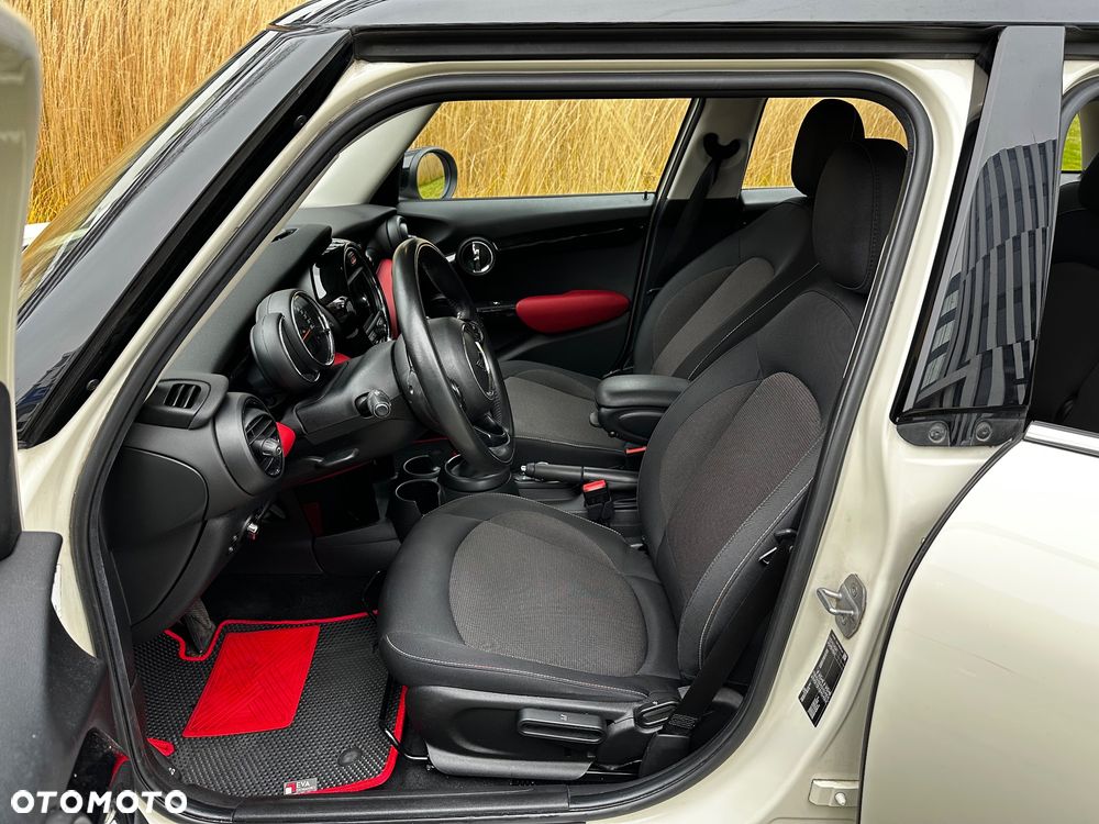 MINI Cooper Standard - 14