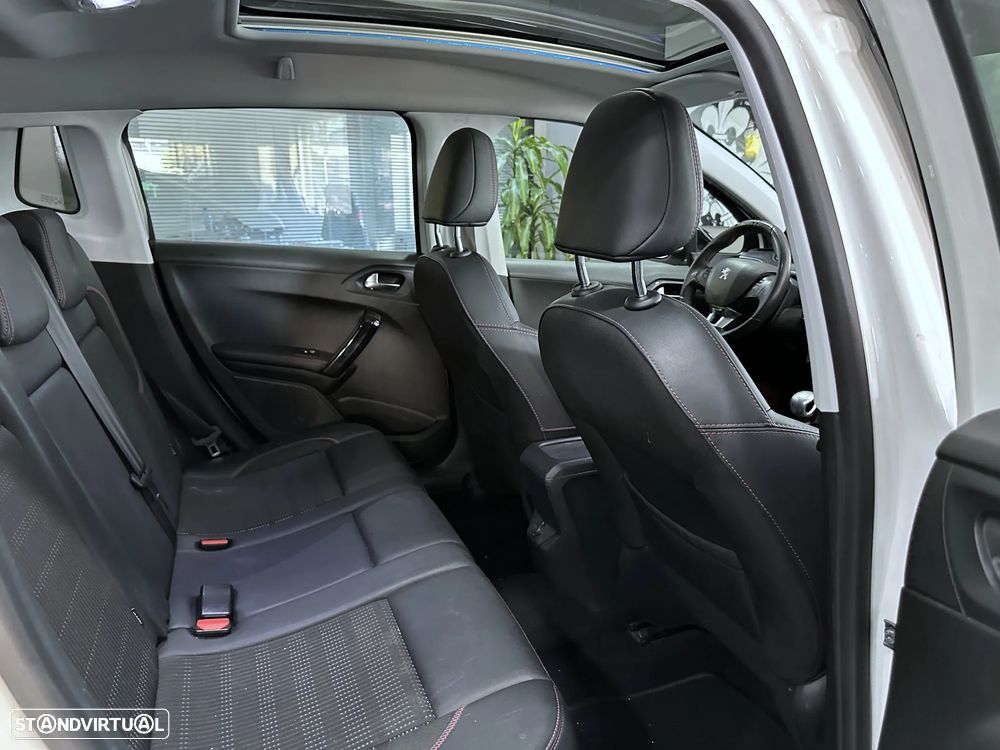 Peugeot 2008 1.2 PureTech GT Line - 18