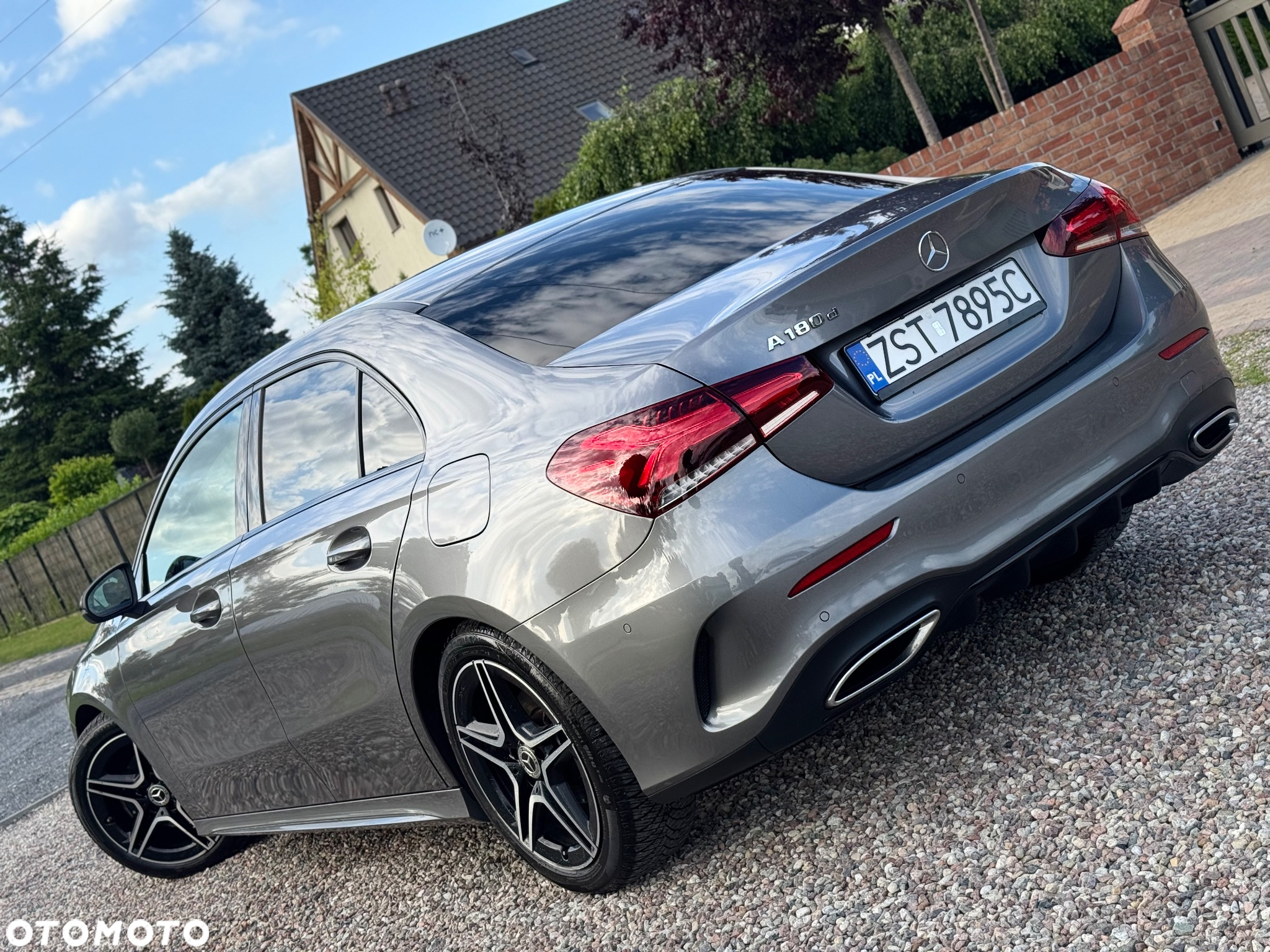 Mercedes-Benz Klasa A 180 d 7G-DCT AMG Line - 33