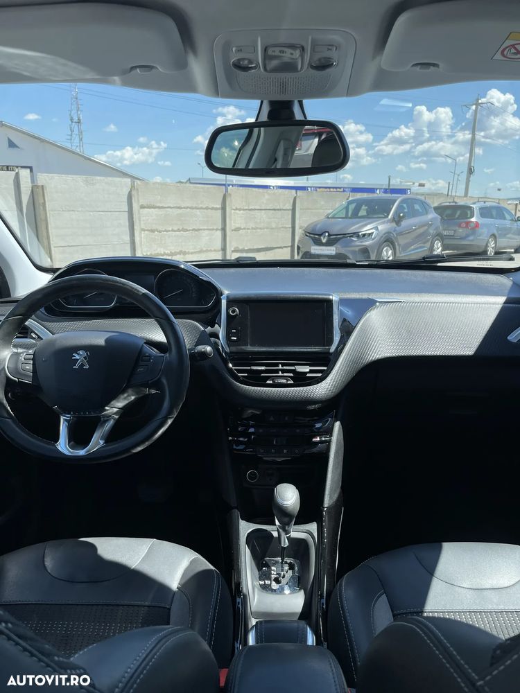 Peugeot 2008 PureTech 110 GPF Stop&Start EAT6 Allure - 6
