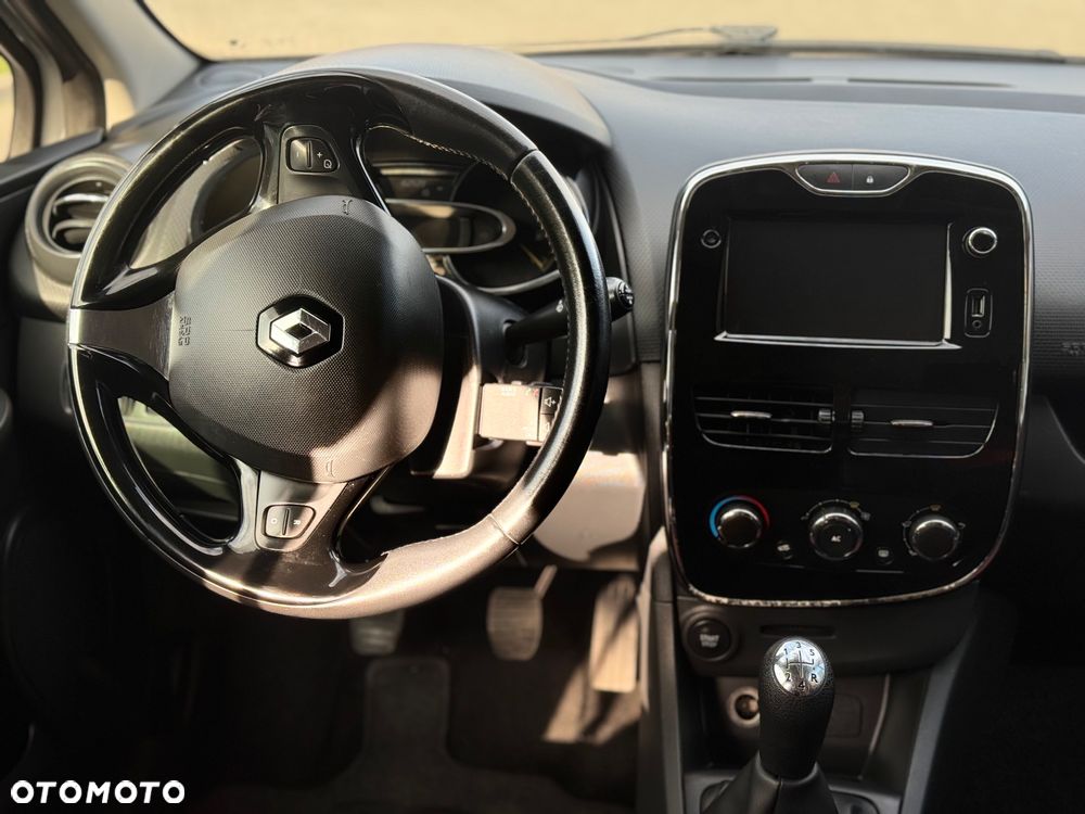 Renault Clio - 11