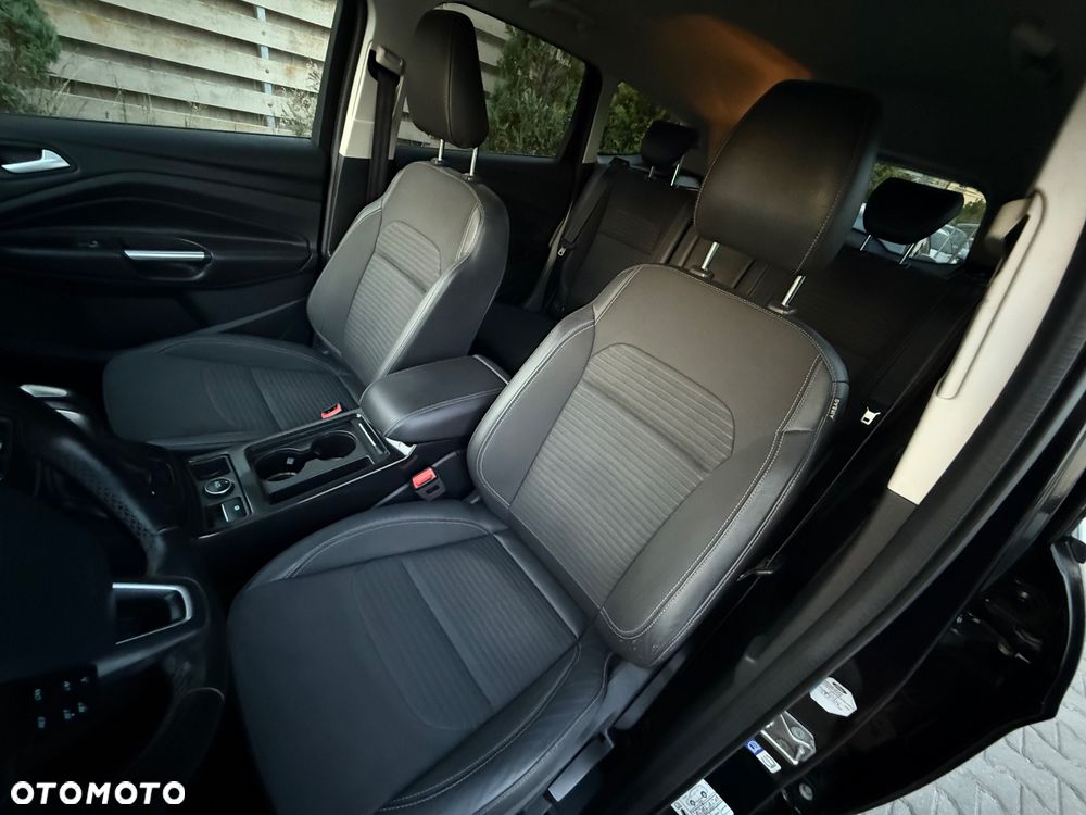 Ford Kuga - 31