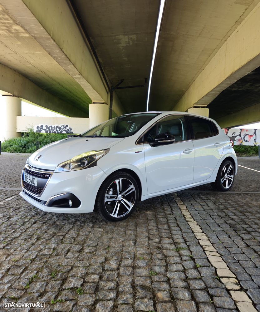 Peugeot 208 1.2 PureTech GT Line - 6