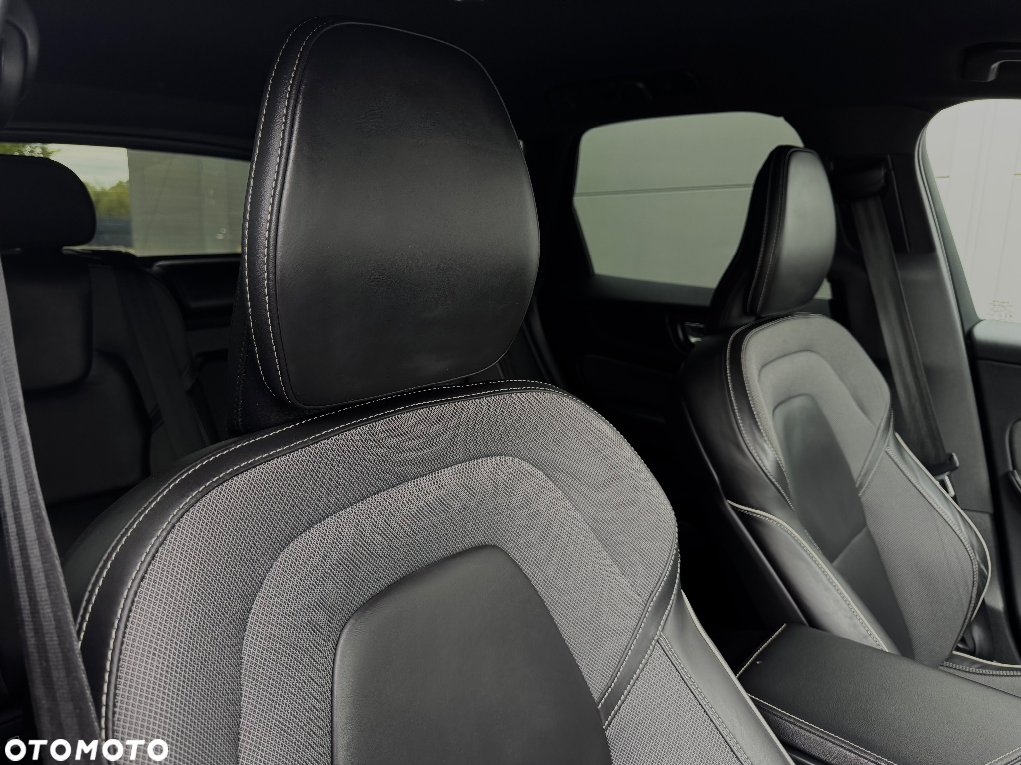 Volvo XC 60 D4 R-Design - 35