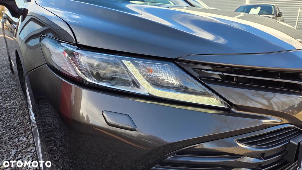 Toyota Camry 2.5 Hybrid Executive CVT - 8