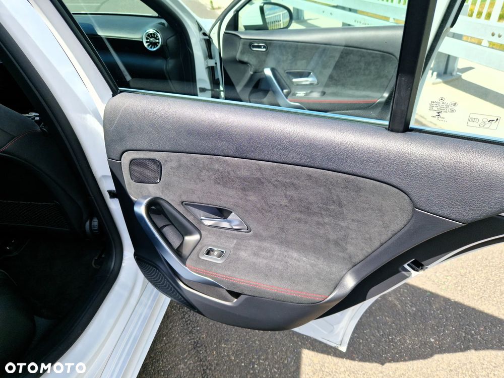 Mercedes-Benz Klasa A 250 AMG Line 7G-DCT - 18