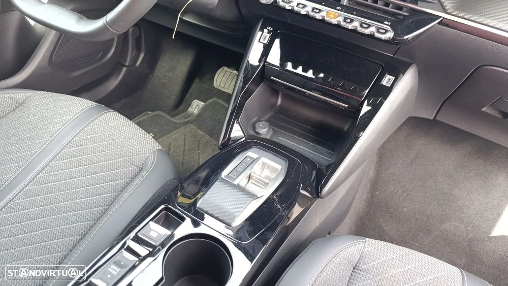 Peugeot 2008 1.2 Hybrid Allure e-DCS6 - 23