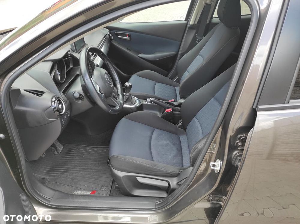 Mazda 2 Hybrid - 9