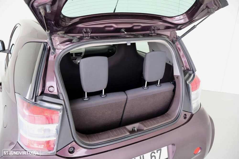 Toyota iQ 1.0 VVT-i Essential - 9