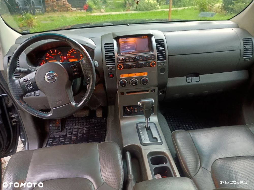 Nissan Navara 2.5 D LE - 8