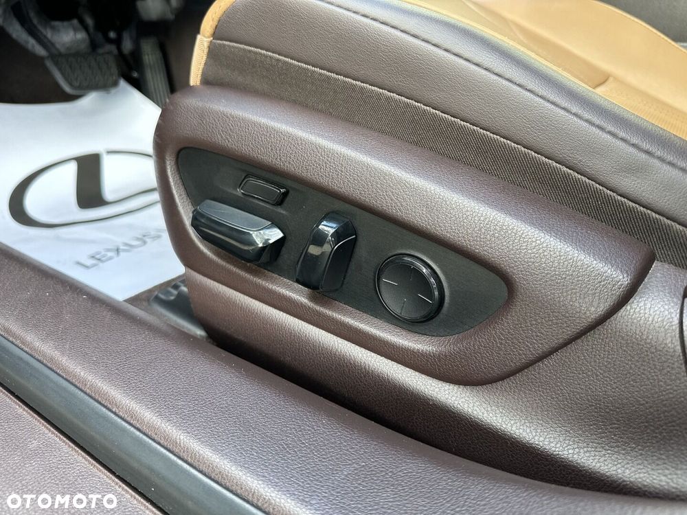 Lexus ES 300h Prestige - 25