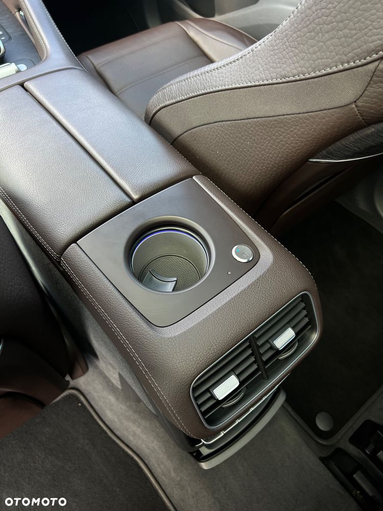 Mercedes-Benz GLS - 24