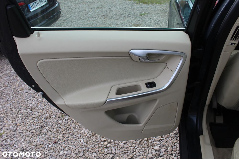 Volvo XC 60 2.4D AWD Summum - 27