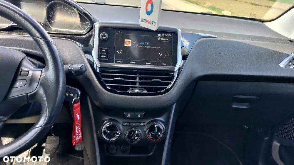 Peugeot 208 BlueHDi 100 Active Pack - 29