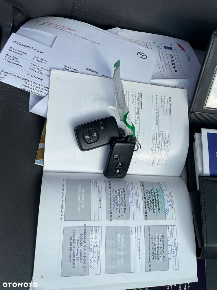 Toyota Prius (Hybrid) Executive - 39