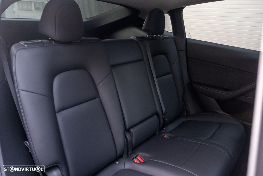 Tesla Model Y Long Range Dual Motor AWD - 33