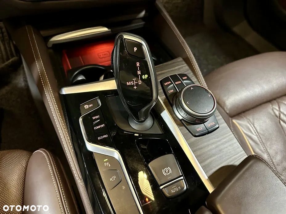 BMW Seria 5 530i xDrive M Sport Edition - 11
