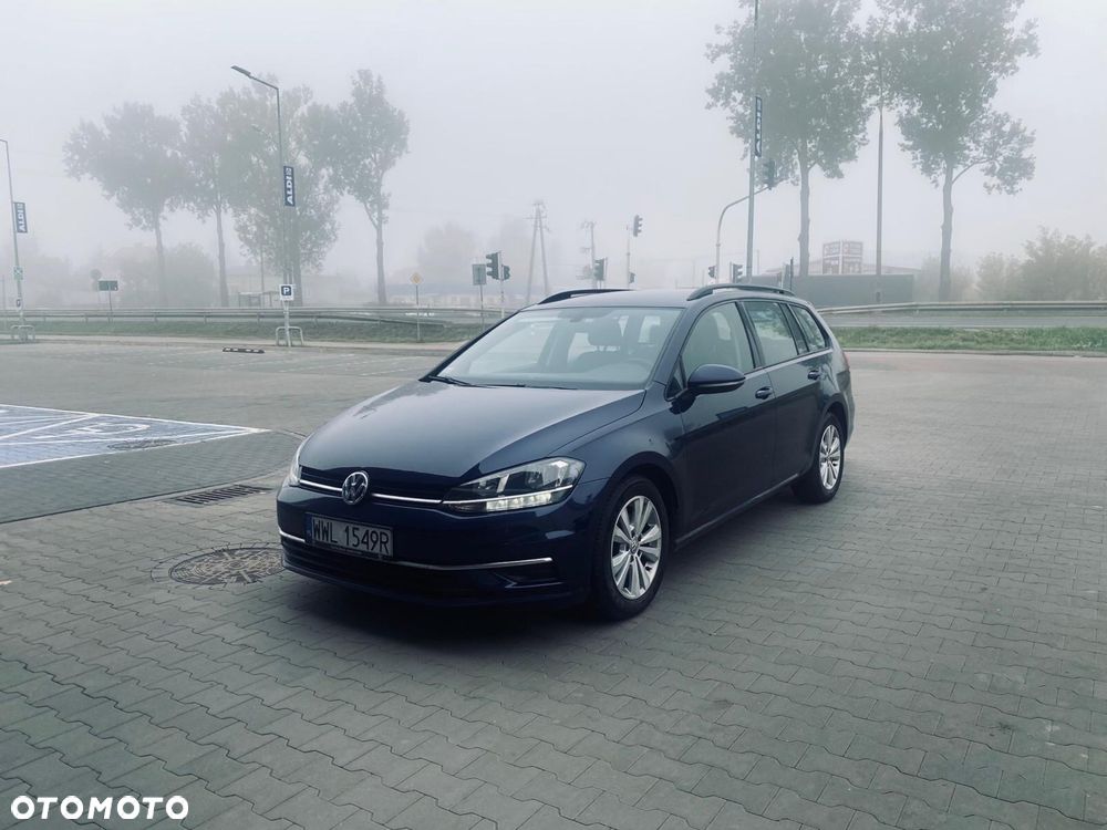 Volkswagen Golf - 1