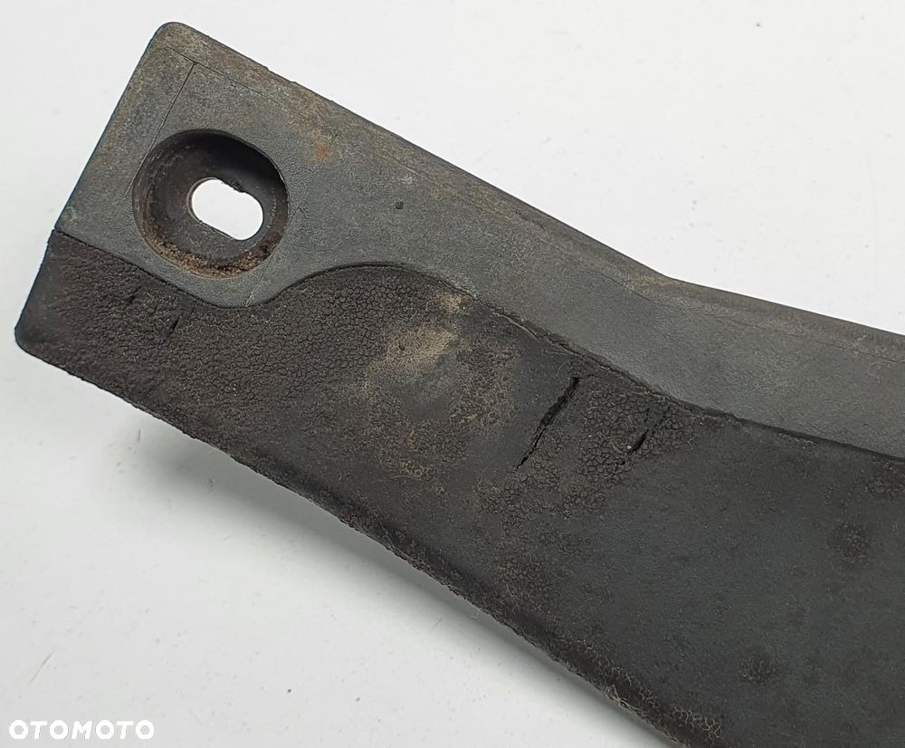 CHLAPACZ PRAWY TYŁ TYLNY AUDI A4 B5 8D0854858B - 2