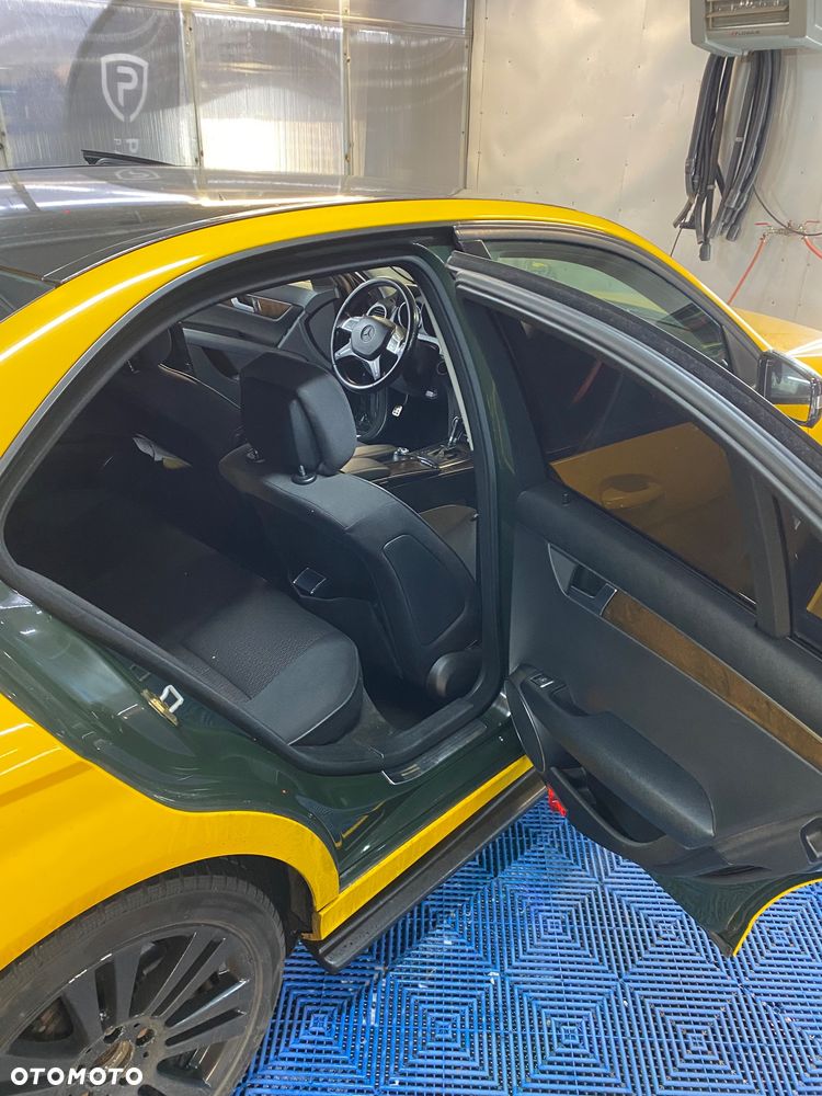 Mercedes-Benz Klasa C 350 CDI DPF (BlueEFFICIENCY) 7G-TRONIC Avantgarde - 16