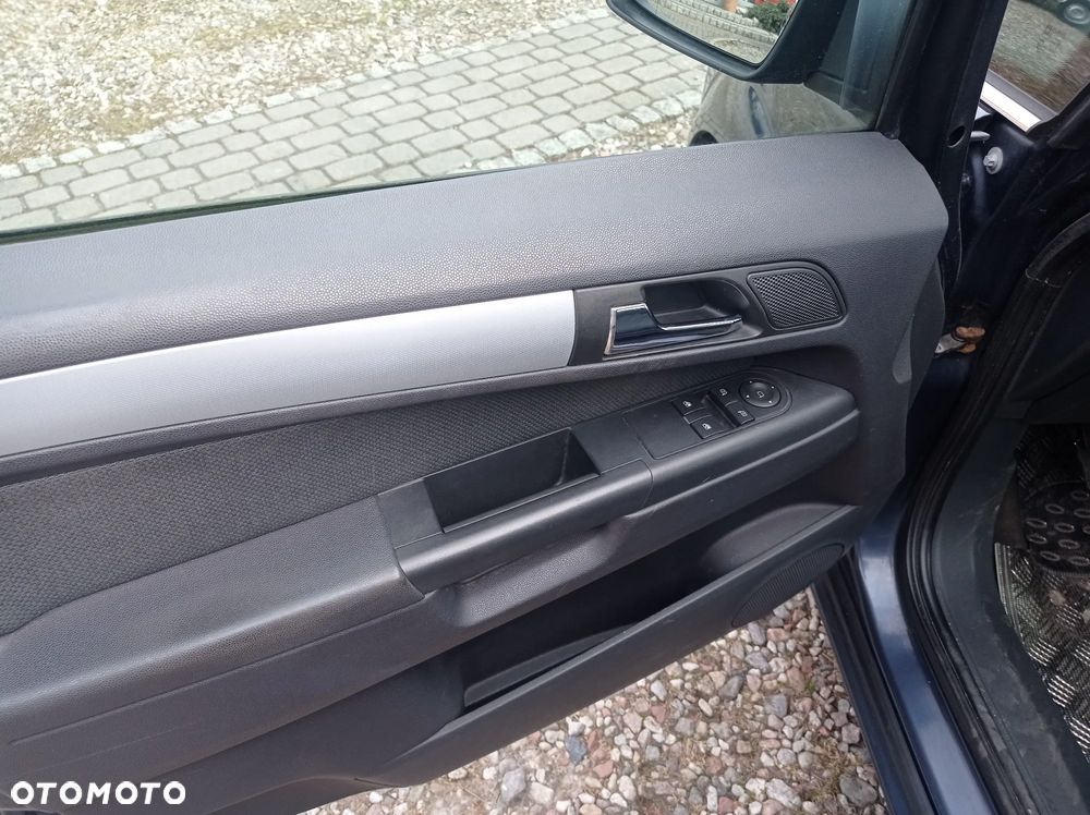 Opel Zafira - 10