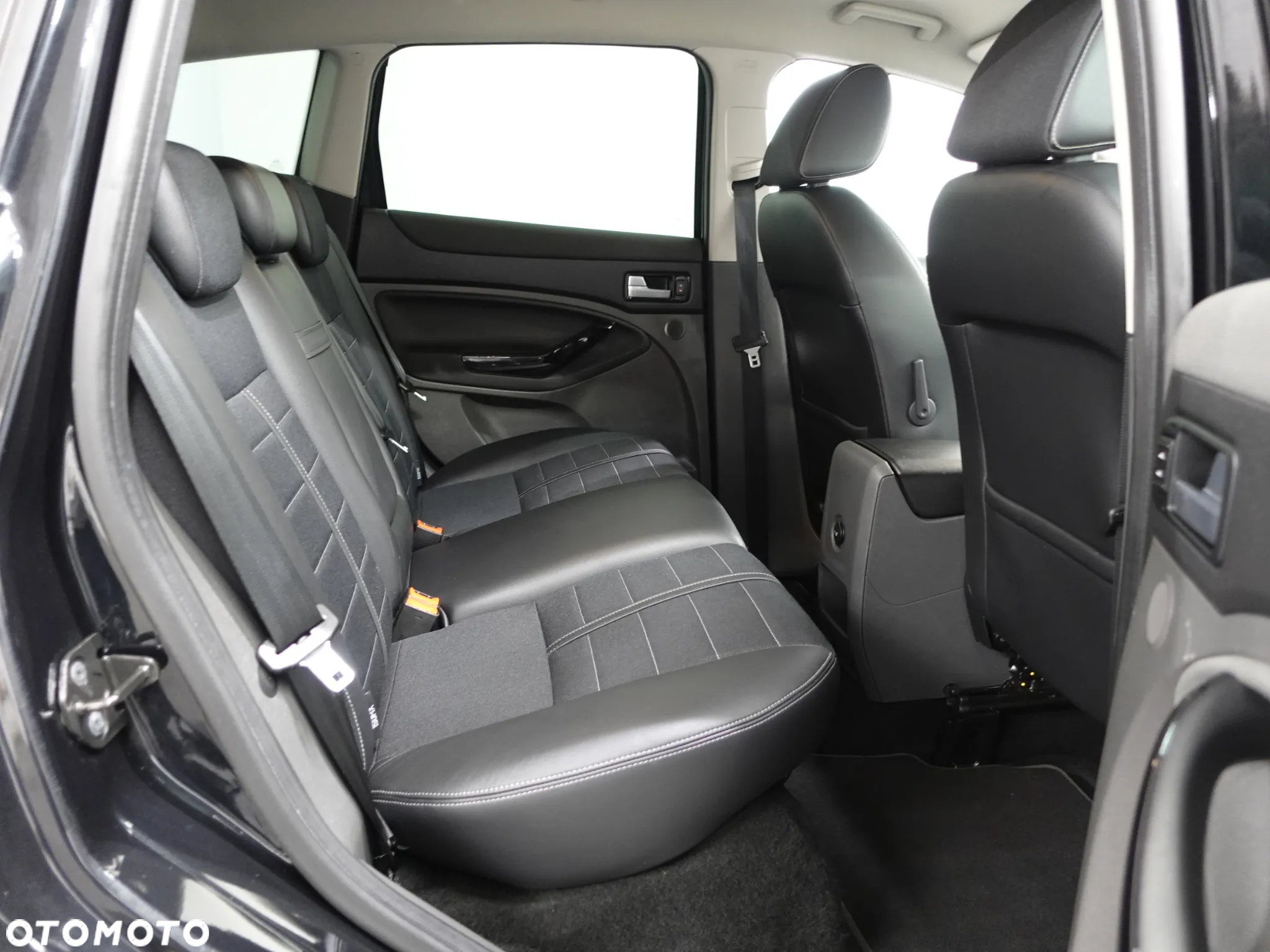 Ford Kuga 2.0 TDCi 4WD Titanium - 27