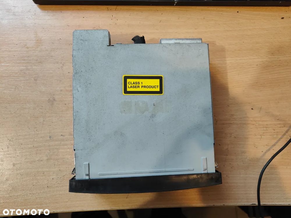 Zmieniarka płyt CD Peugeot 307 7607769050 8635132861-08 - 1