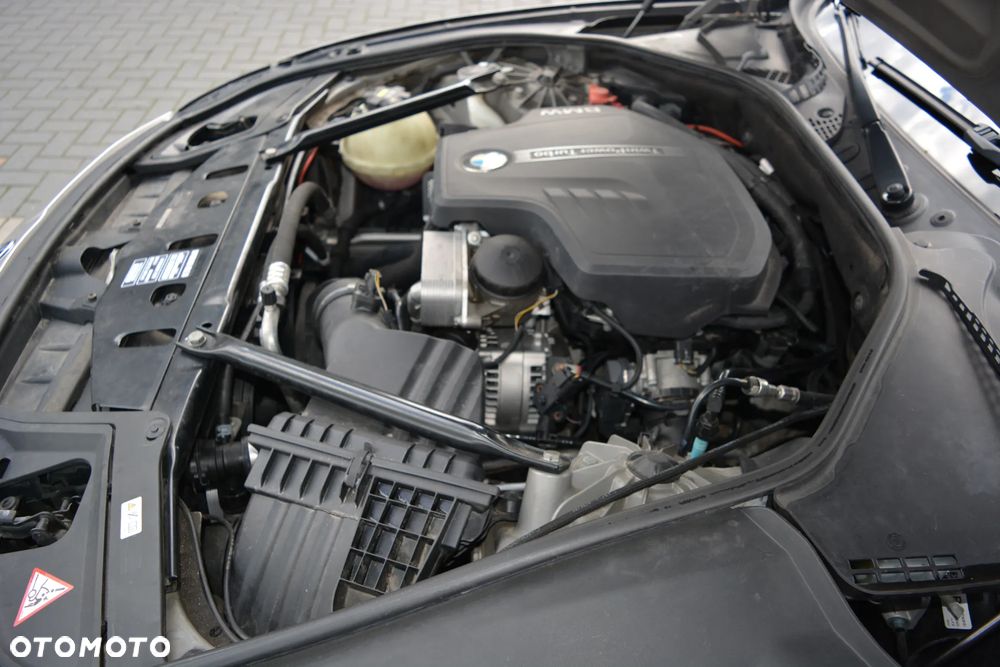 BMW Seria 5 528i xDrive Luxury Line - 21