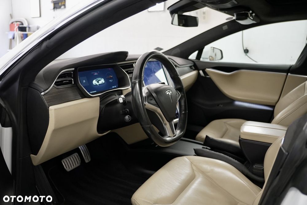 Tesla Model S Performance - 22