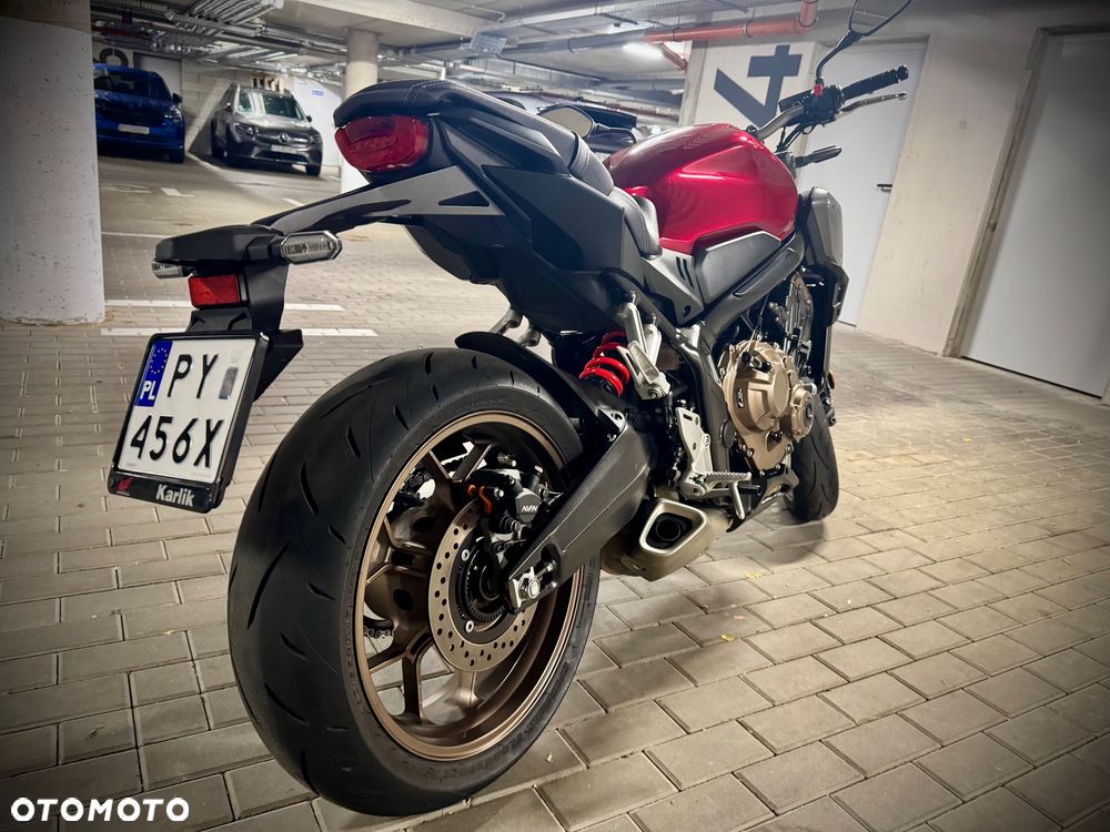 Honda CB - 12