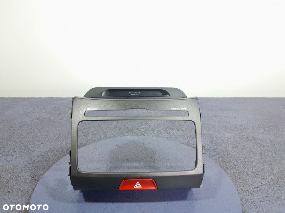 KIA SPORTAGE III RAMKA RADIA I NAWIGACJI EU 95960-3U000 - 1