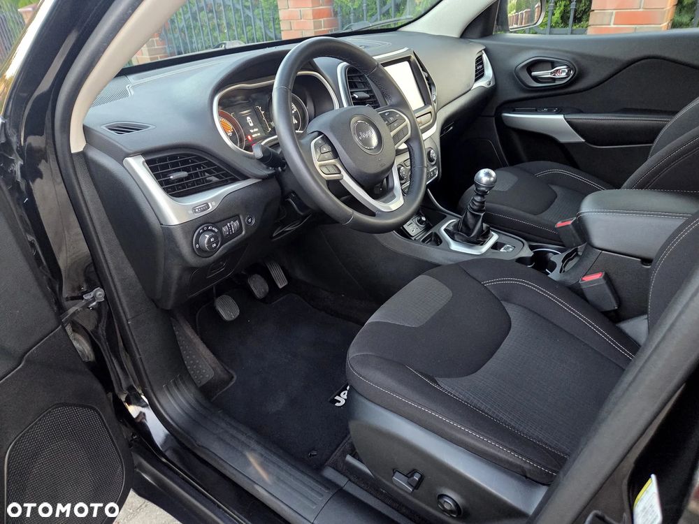 Jeep Cherokee 2.0 MJD 4x2 Longitude - 16