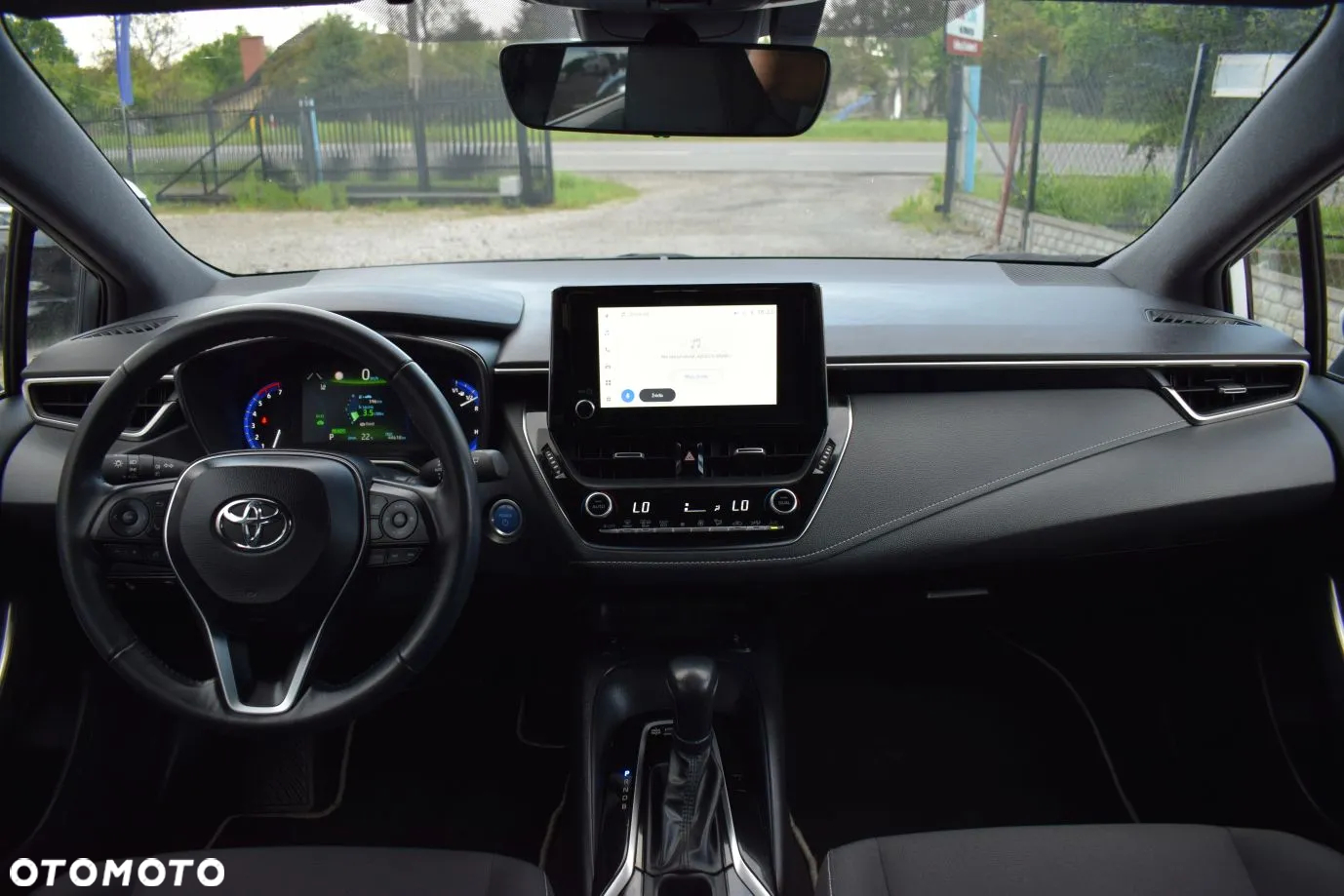 Toyota Corolla ver-1-8-hybrid-comfort - 6