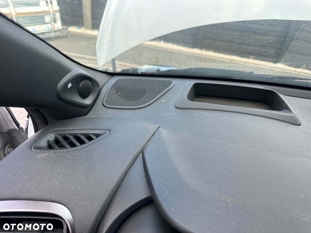 Toyota Yaris Hybrid 1.5 GR Sport - 17