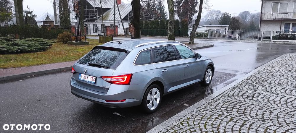 Skoda Superb 2.0 TDI 4x4 DSG SportLine - 37