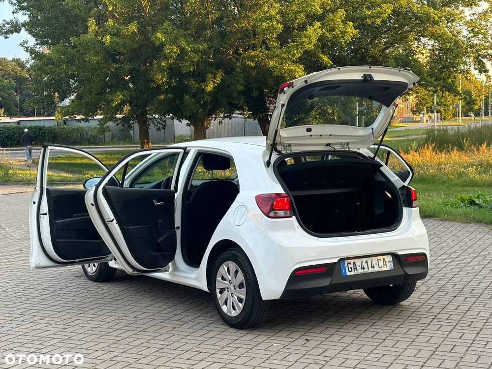 Kia Rio 1.2 M - 12