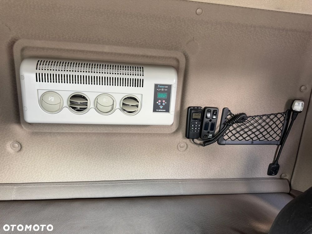 Scania R450 RETARDER / LED / KLIMA POSTOJOWA / MIKROFALA / ALUFELGI / ZBIORNIKI 1200 L / FULL SPOJLERY / NAWIGACJA / ŚLICZNA SCANIA / OD NOWOŚCI SPALANIE TYLKO 27 L / 11.2016 ROK !! - 28