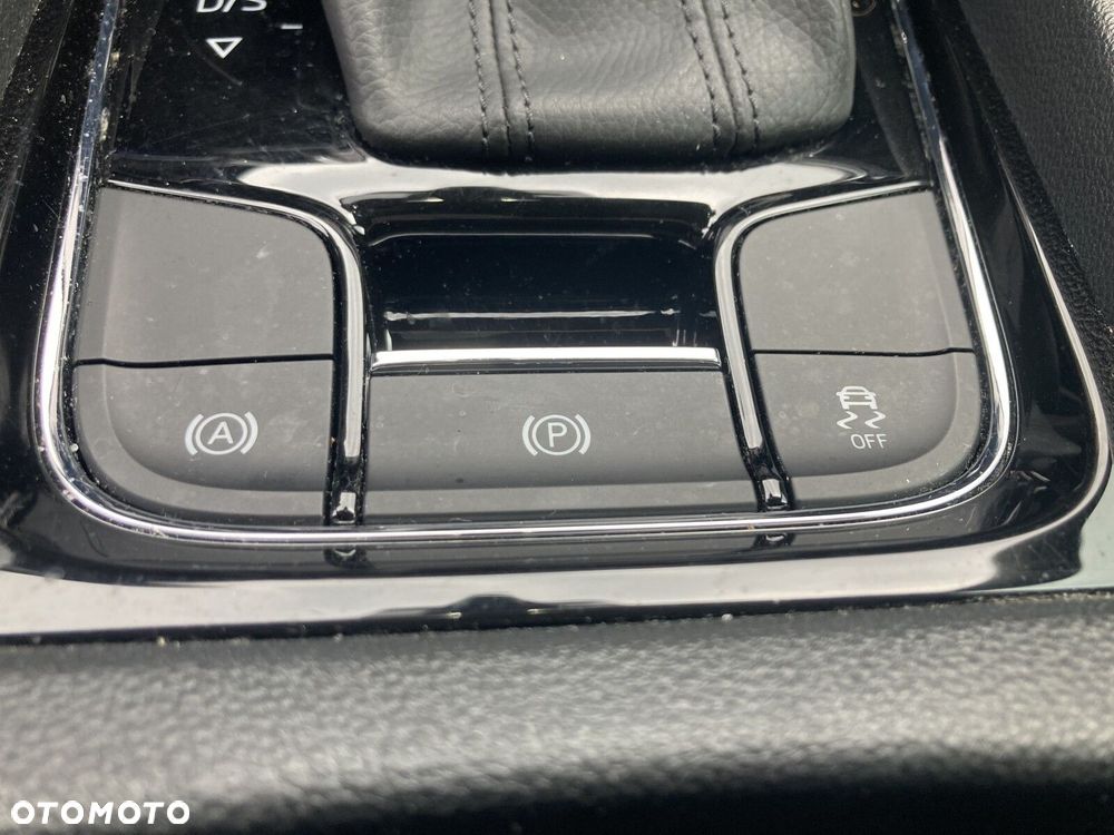 Skoda Karoq 1.5 TSI ACT GPF 4x2 Style DSG - 25