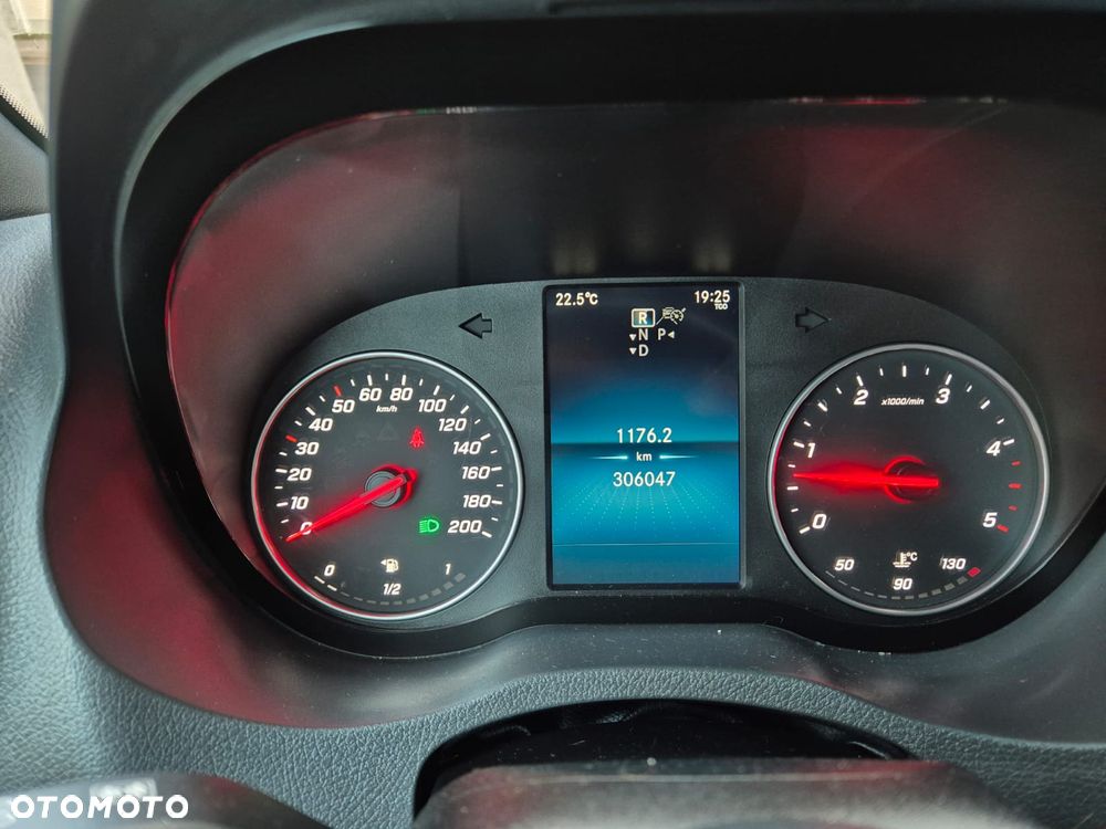 Mercedes-Benz Sprinter - 9