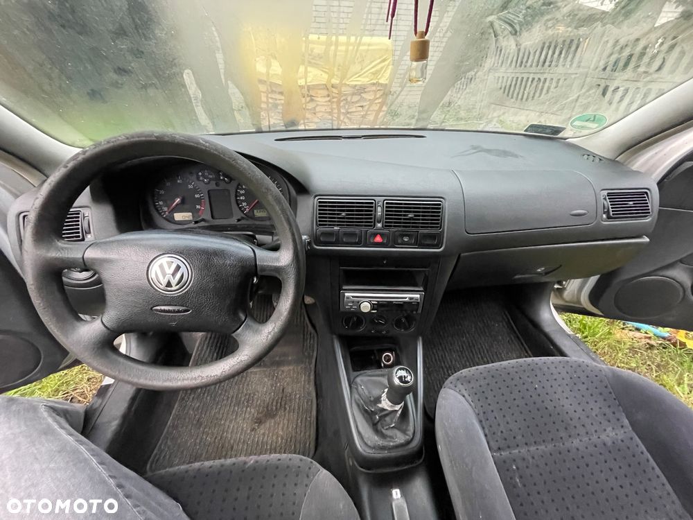 Volkswagen Golf - 3