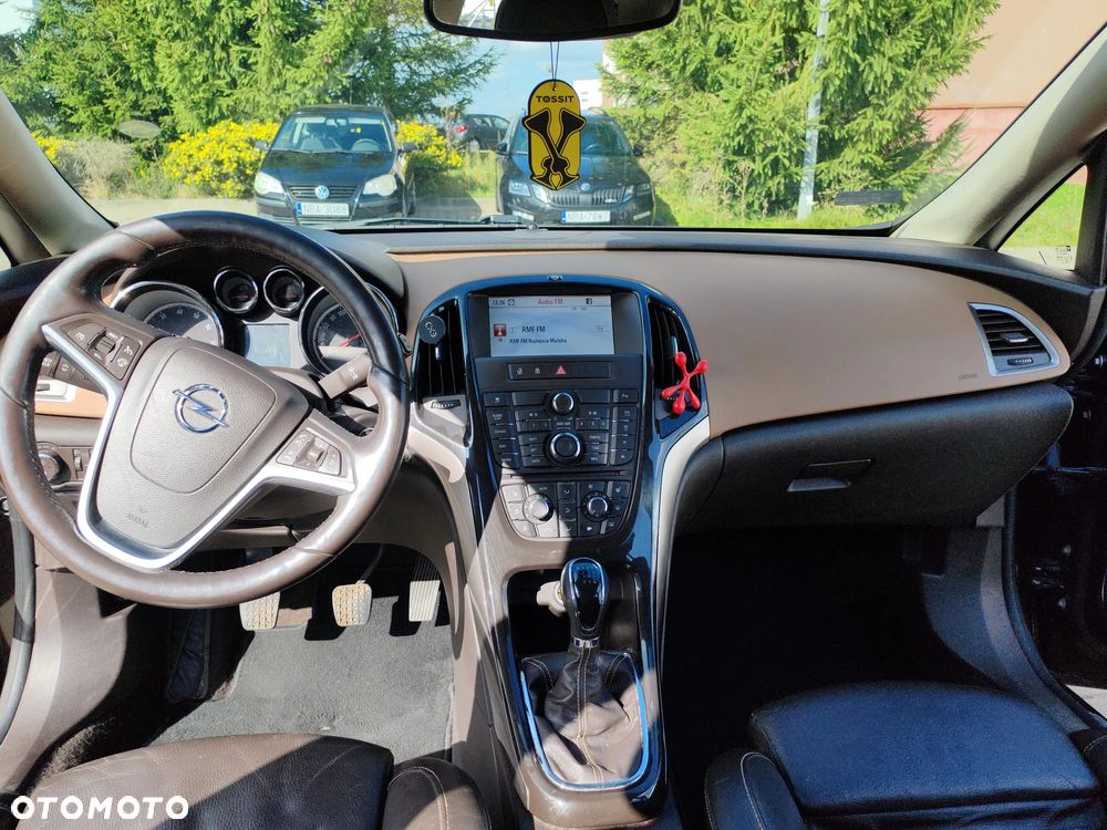 Opel Astra 1.6 T Cosmo - 17