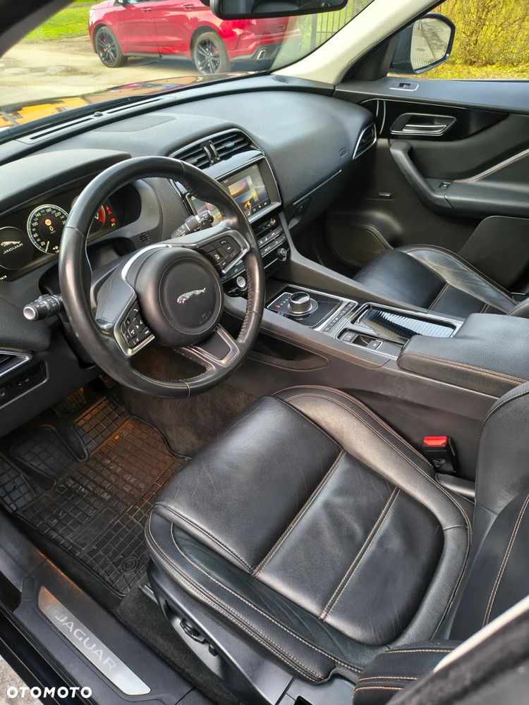 Jaguar F-Pace ver-20d-awd-prestige - 10