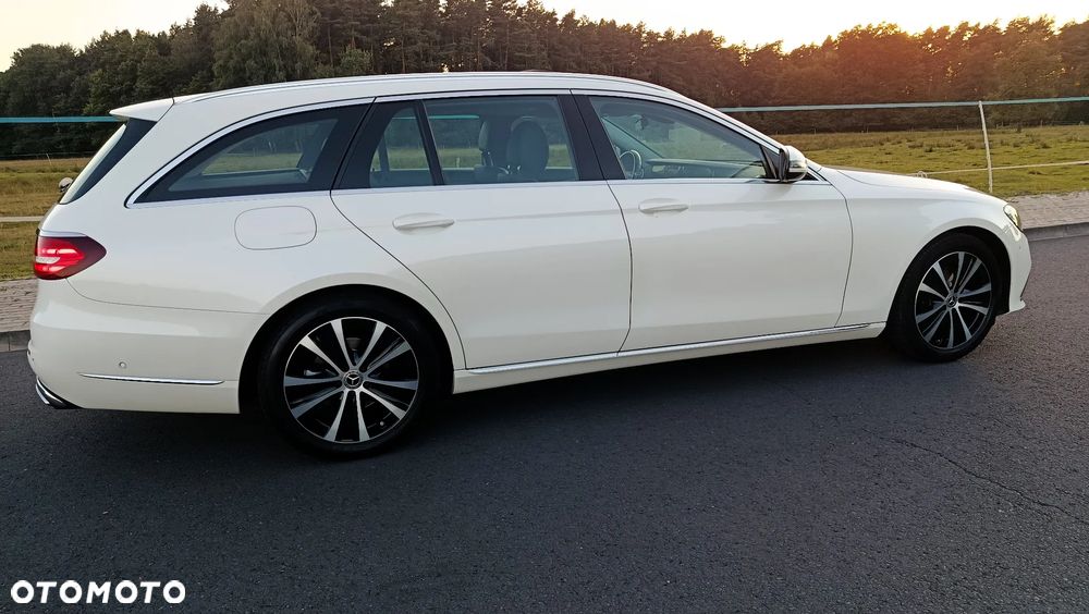 Mercedes-Benz Klasa E 220 d 9G-TRONIC - 33