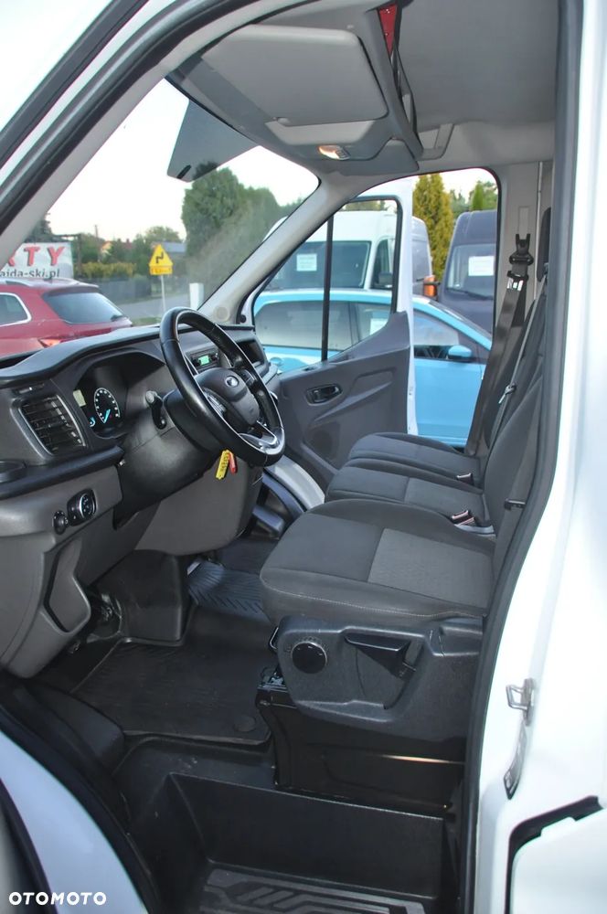 Ford Transit - 25