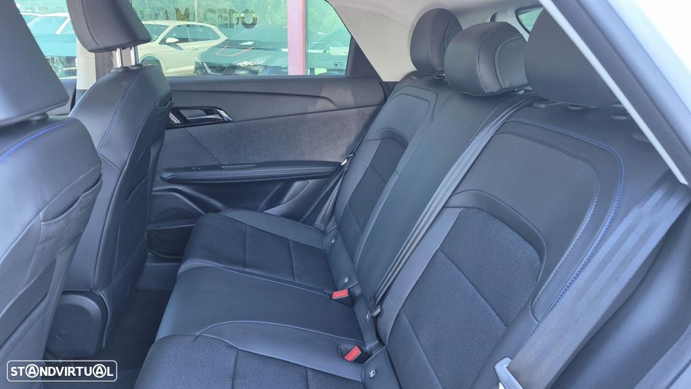 MG MG4 64 kWh Luxury - 17